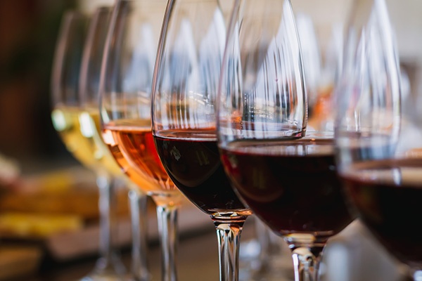 hp-small-feature-wine glasses full of wine