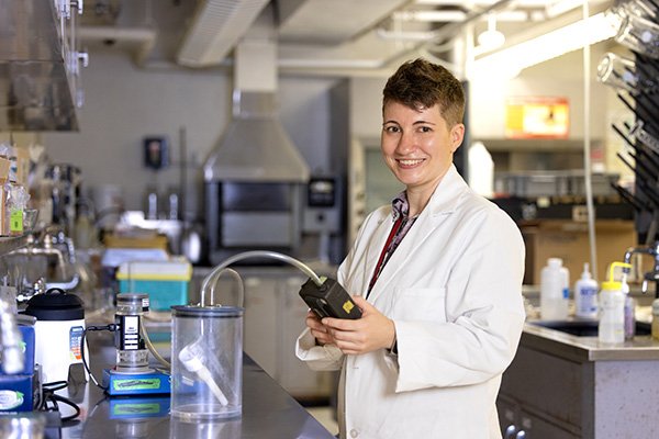 what-is-ms student doing science in a lab